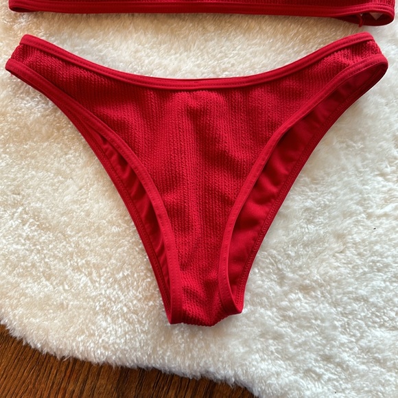 Ardennes bikini - Picture 3 of 11